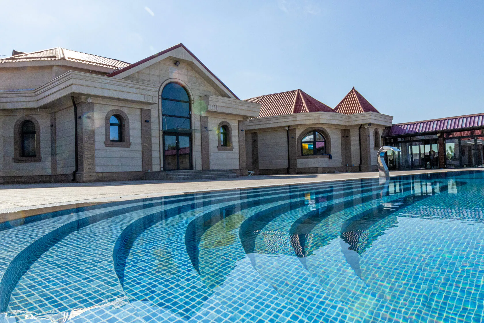 Подогреваемый термальный бассейн Tal Resort